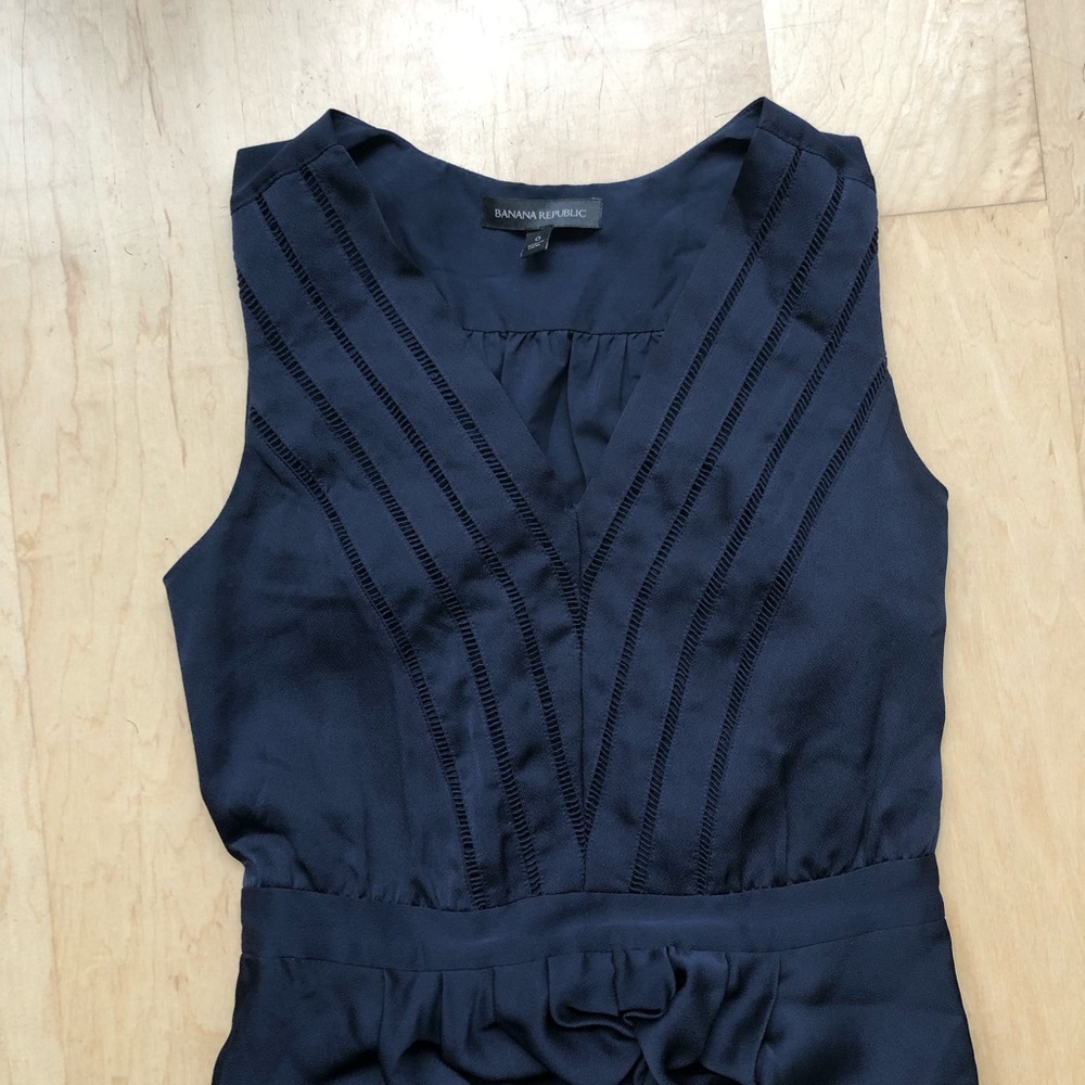 Navy blue banana republic dress with pockets
